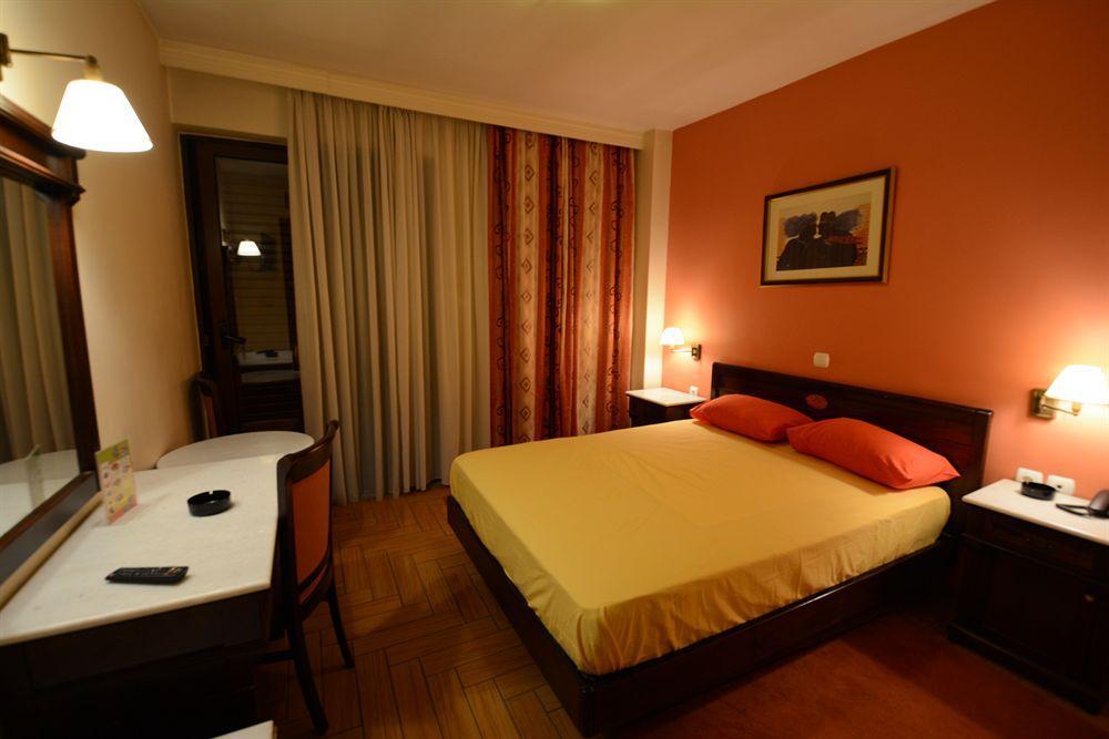 Hotel Chris Ateny Zewnętrze zdjęcie